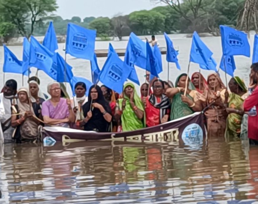 नर्मदा घाटी के कसरावद गाव में जल सत्याग्रह शुरू, 136 मीटर्स से उपर पहुंचा जलस्तर, हजारों परिवार डूबने की कगार पर 